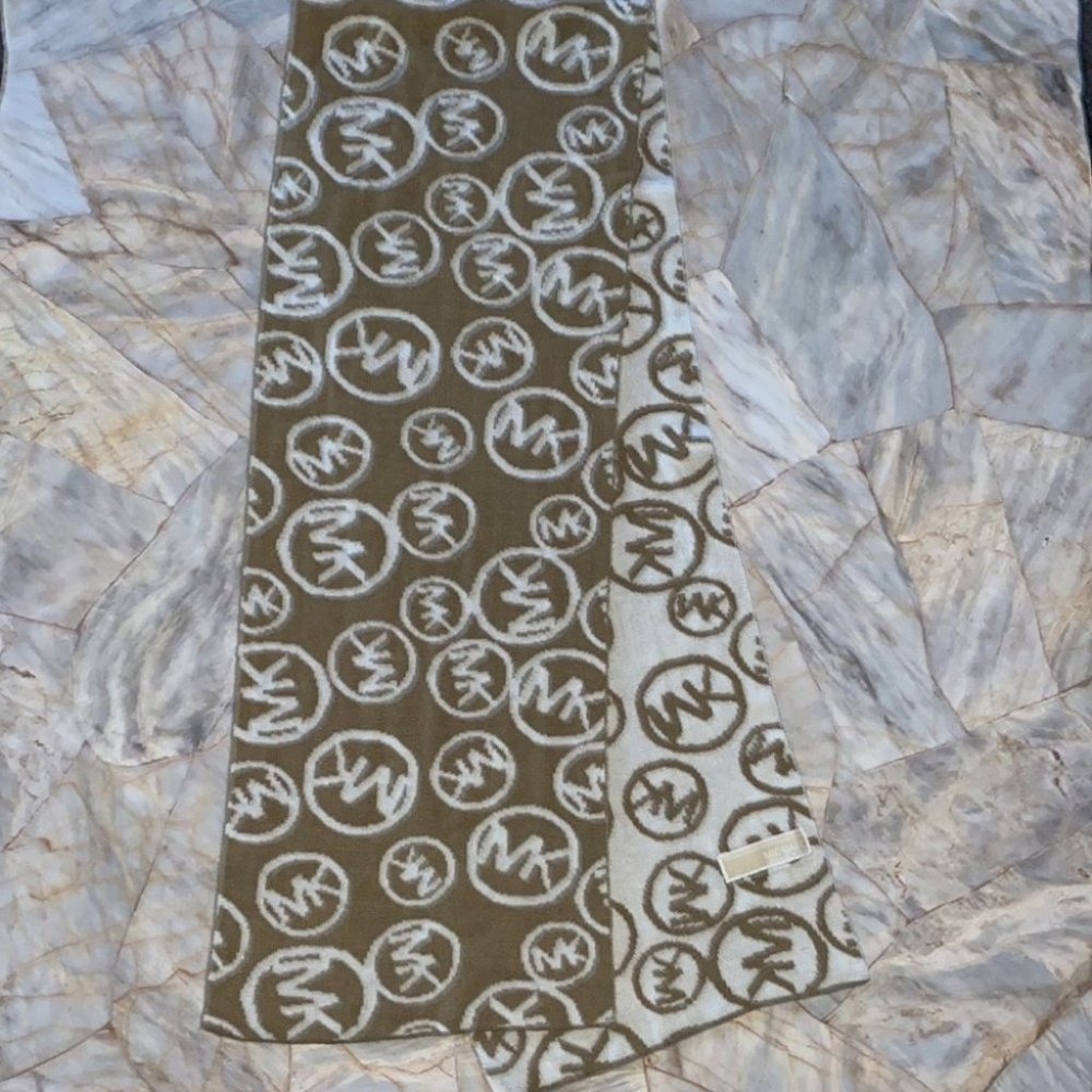 Michael Kors MK Logo Scarf Shawl Wrap Tan White Monogram Accessory - Picture 4 of 5